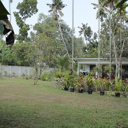 Appartement Marari Ebin Charlys à Mararikulam Extérieur photo