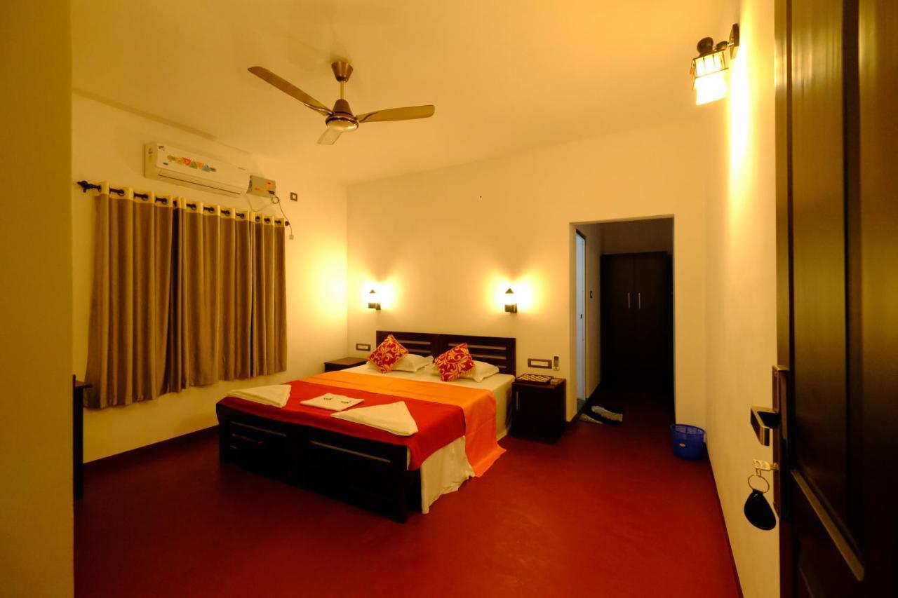 Appartement Marari Ebin Charlys à Mararikulam Extérieur photo